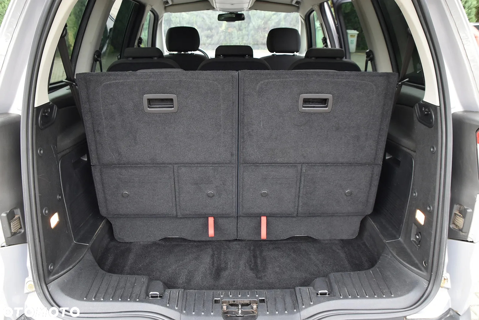 Ford Galaxy - 10