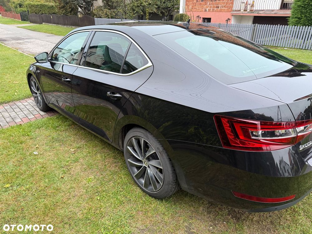 Skoda Superb 2.0 TDI L&K DSG - 5