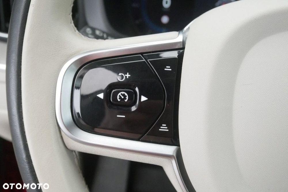 Volvo XC 60 B5 B AWD Plus Bright - 27
