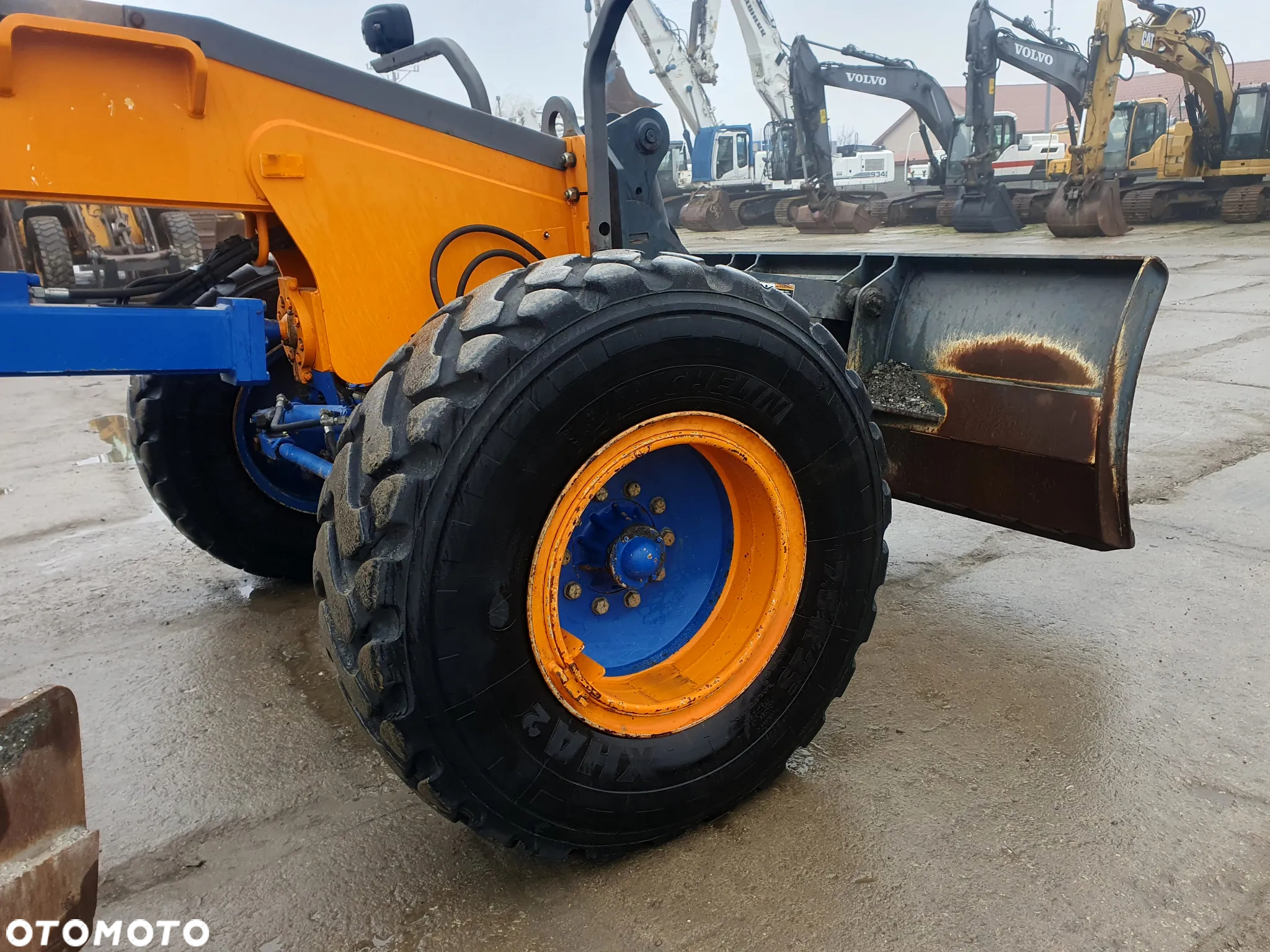 Volvo G720B - 11