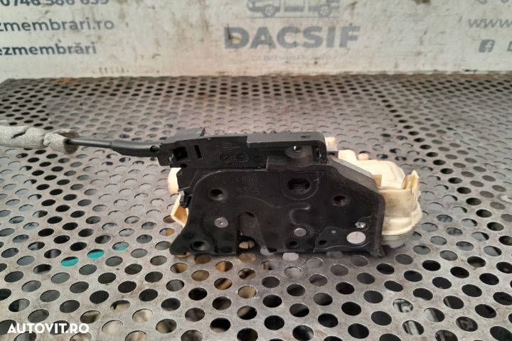 Broasca usa fata stanga 3C1837015A Volkswagen VW Passat B6 [2005 - 20 - 3