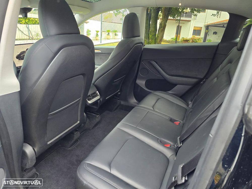 Tesla Model Y Long Range Dual Motor AWD - 9