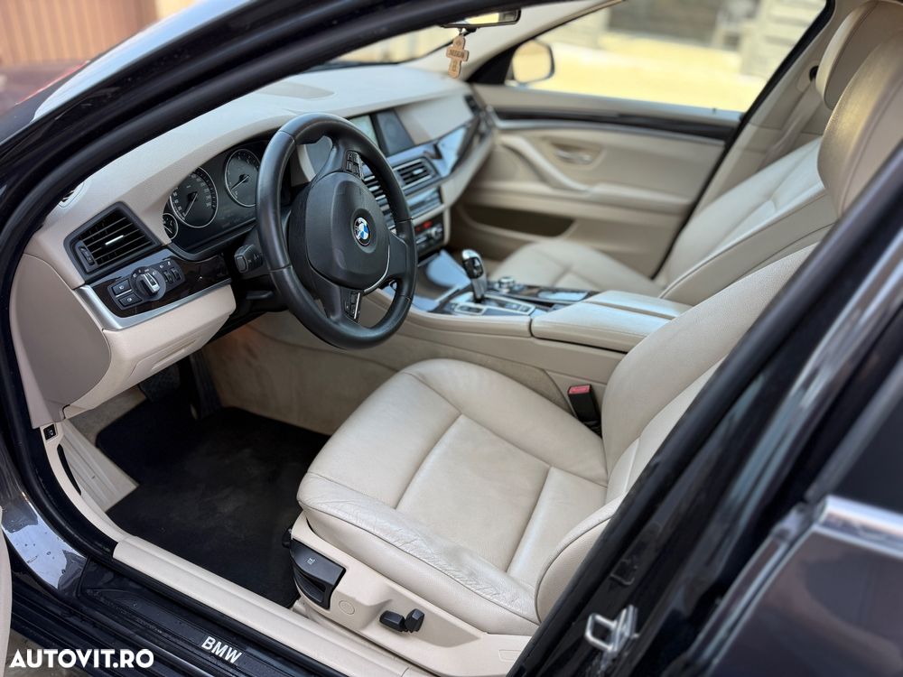 BMW Seria 5 523i Sport-Aut. - 9