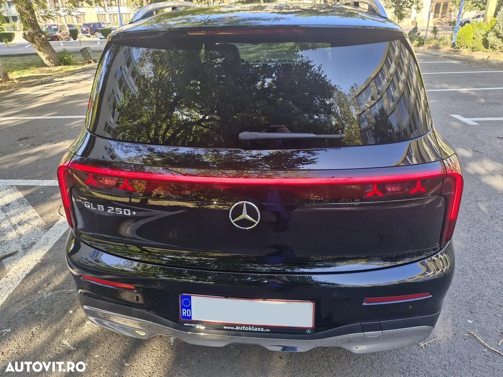 Mercedes-Benz GLB - 11