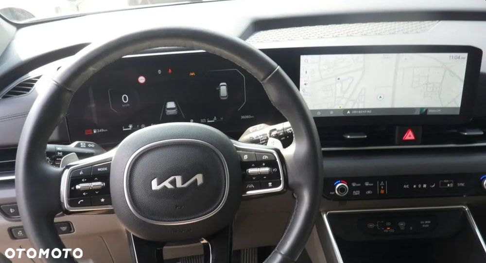 Kia Carnival - 15