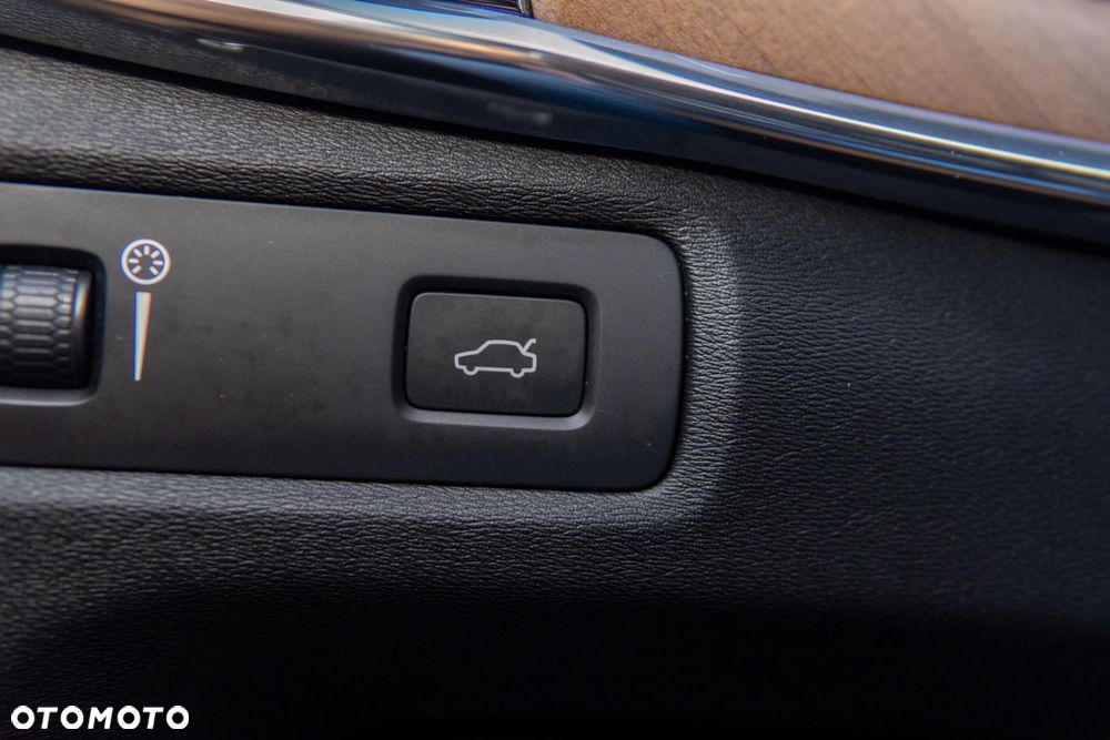 Volvo V90 D4 Inscription - 33