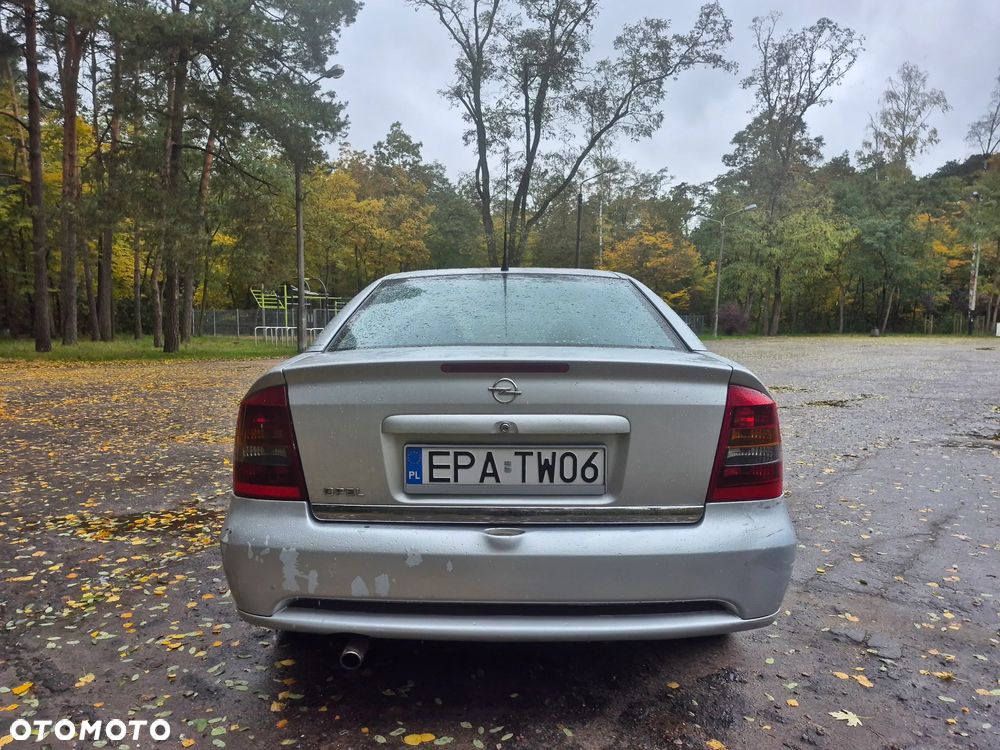 Opel Astra II 2.2 Sport - 5