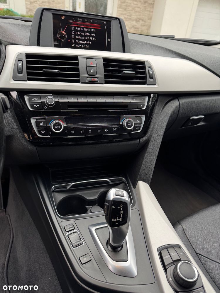 BMW Seria 3 320i xDrive - 12