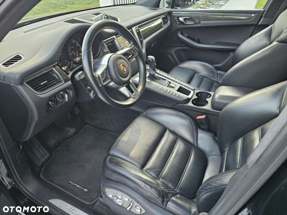 Porsche Macan Turbo PDK - 22