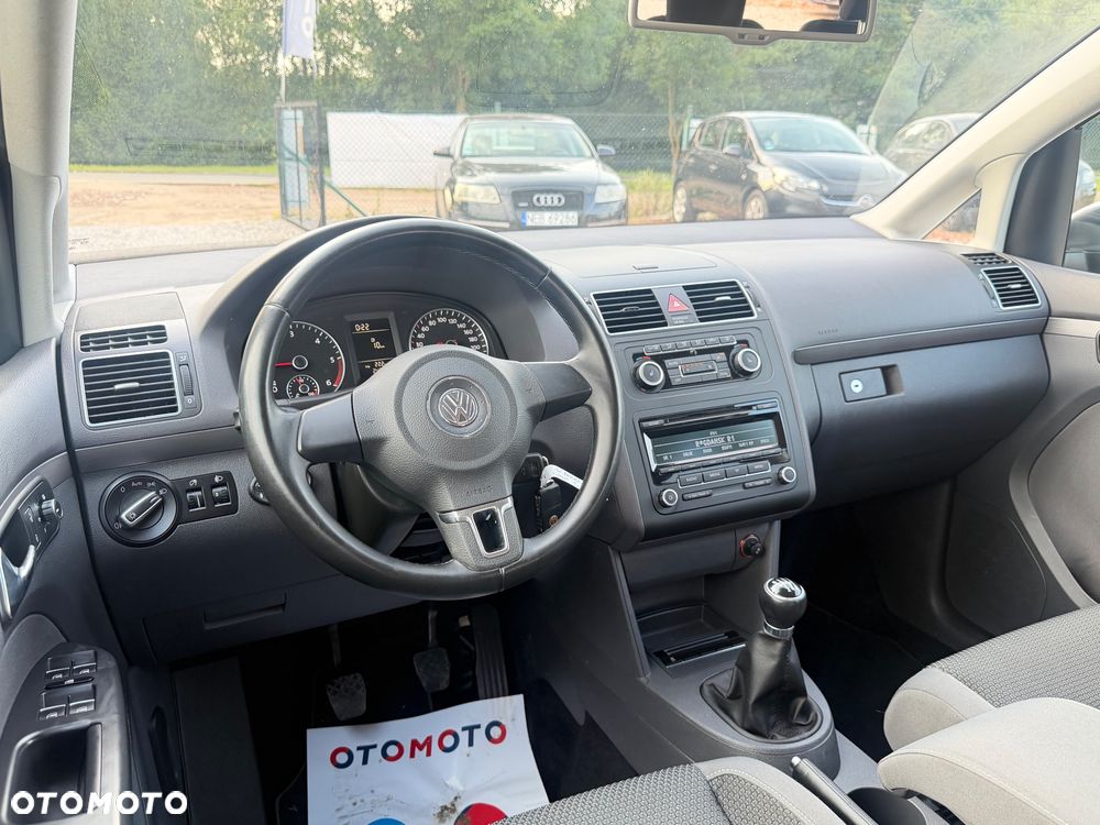 Volkswagen Touran 2.0 TDI DPF MATCH - 33