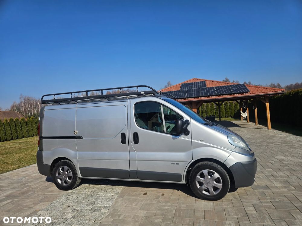 Renault TRAFIC - 2
