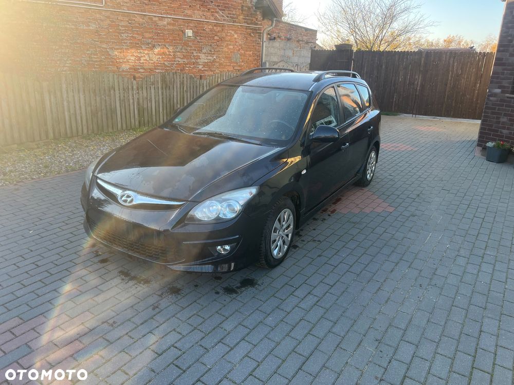 Hyundai i30 1.4 Base + - 4