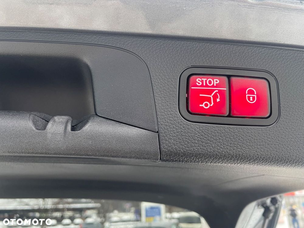 Mercedes-Benz GLC 300 4Matic 9G-TRONIC Exclusive - 24