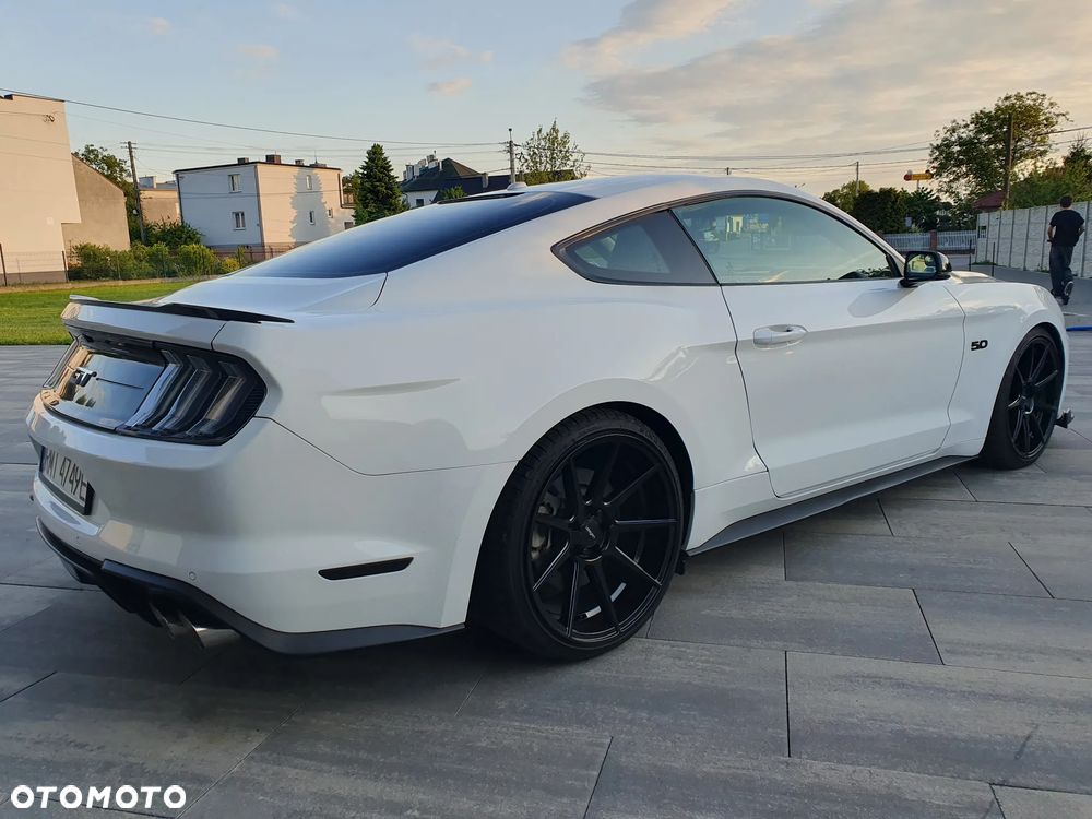 Ford Mustang - 4