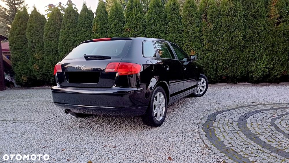 Audi A3 Sportback 1.6 Ambiente - 4
