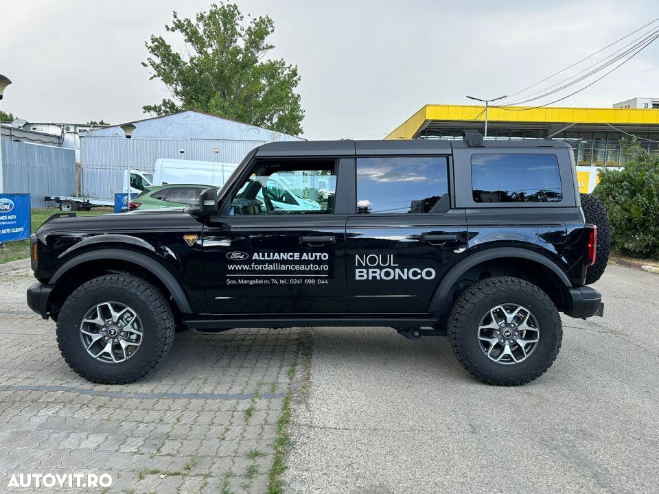 Ford Bronco - 15