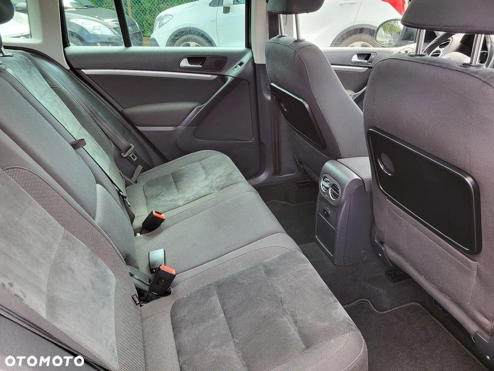 Volkswagen Tiguan 2.0 TDI DPF 4Motion BlueMotion Technology DSG Exclusive - 28