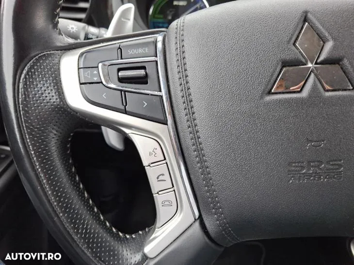 Mitsubishi Outlander 2.4 4WD Plug-In Hybrid - 22