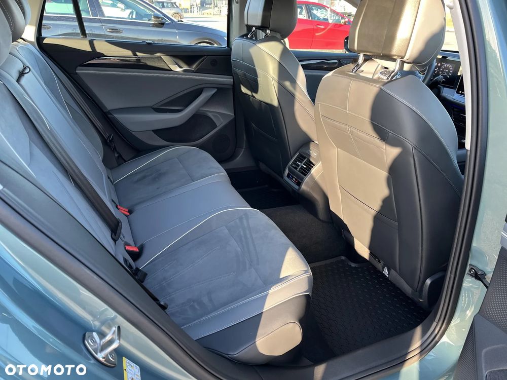 Volkswagen Passat - 21