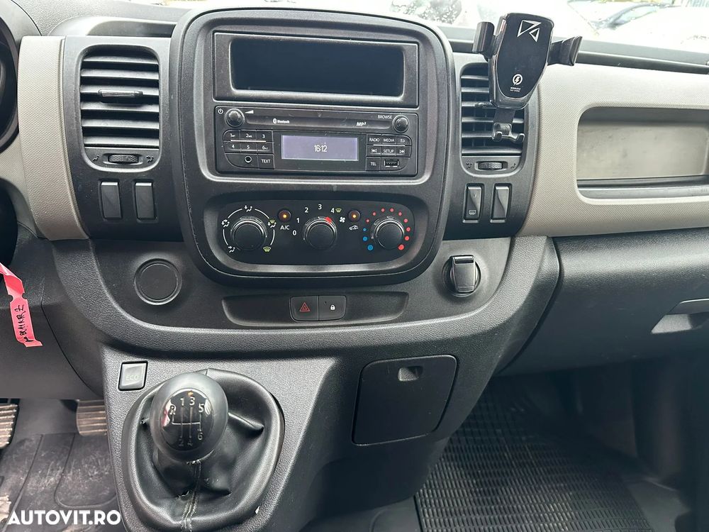 Renault Trafic - 12