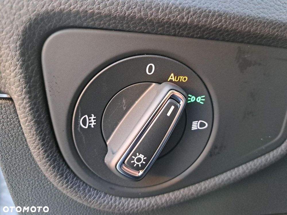 Volkswagen Touran - 28