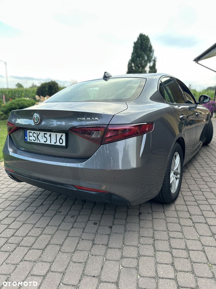 Alfa Romeo Giulia - 2