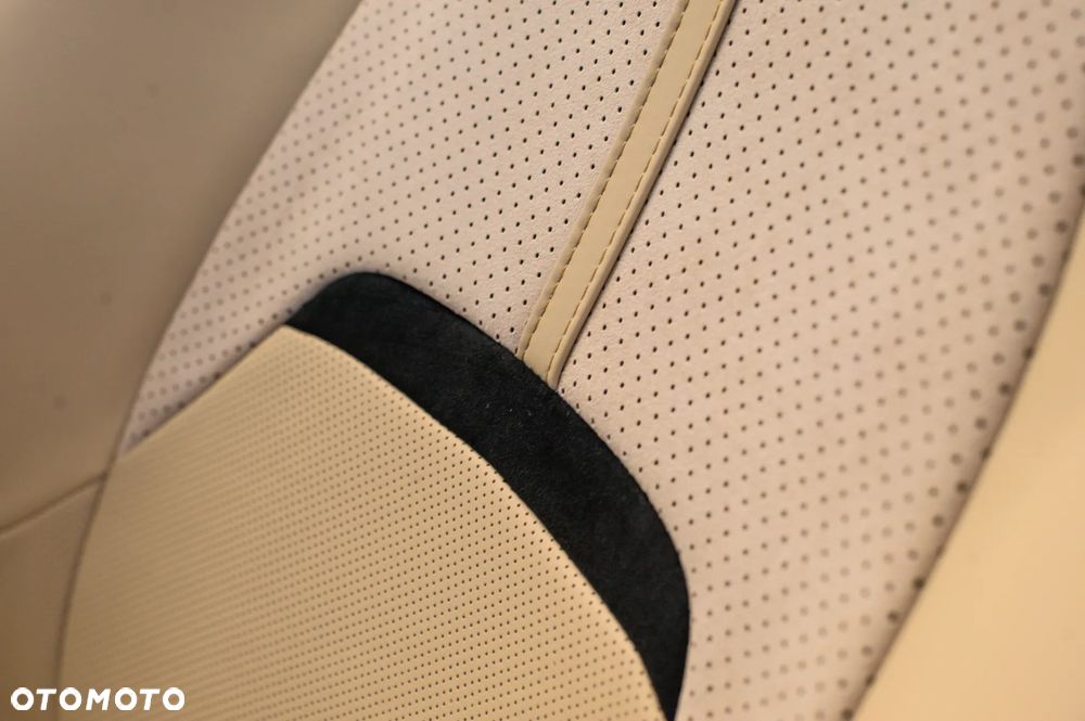 Ferrari Roma Spider - 36