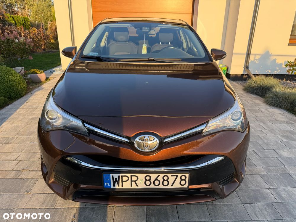 Toyota Avensis 1.8 Premium - 4