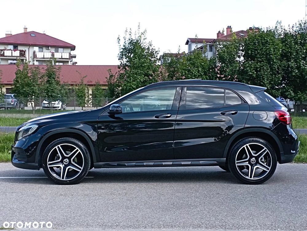 Mercedes-Benz GLA - 4