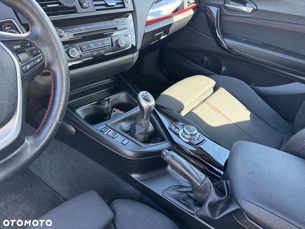 BMW Seria 2 218d Sport Line - 21