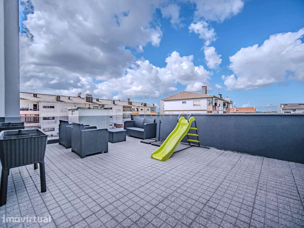 Moradia T4+1 | Piscina | Garagem | Terraço | Sótão | Renovada| Baguim - Grande imagem: 4/33