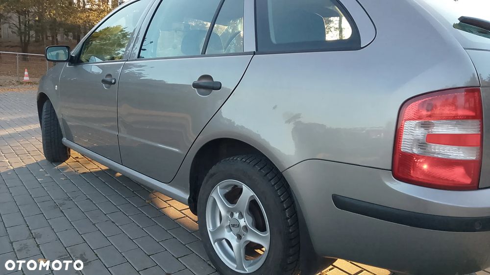 Skoda Fabia 1.4 16V Active - 19