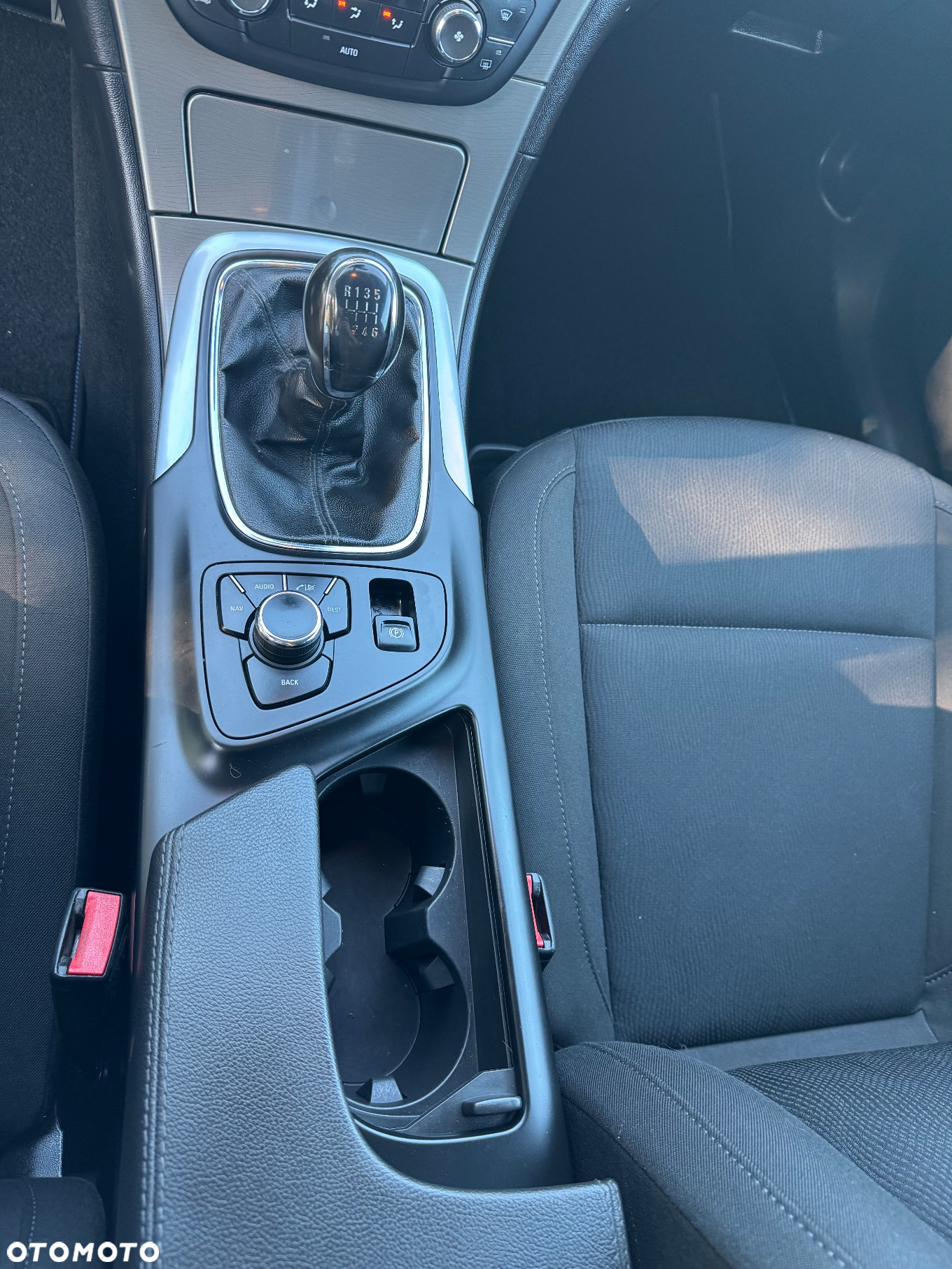 Opel Insignia - 38