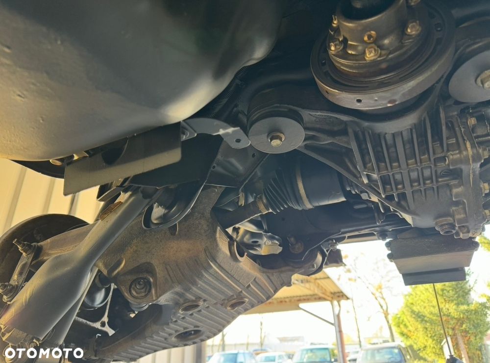 Land Rover Discovery V 3.0 TD6 HSE - 31