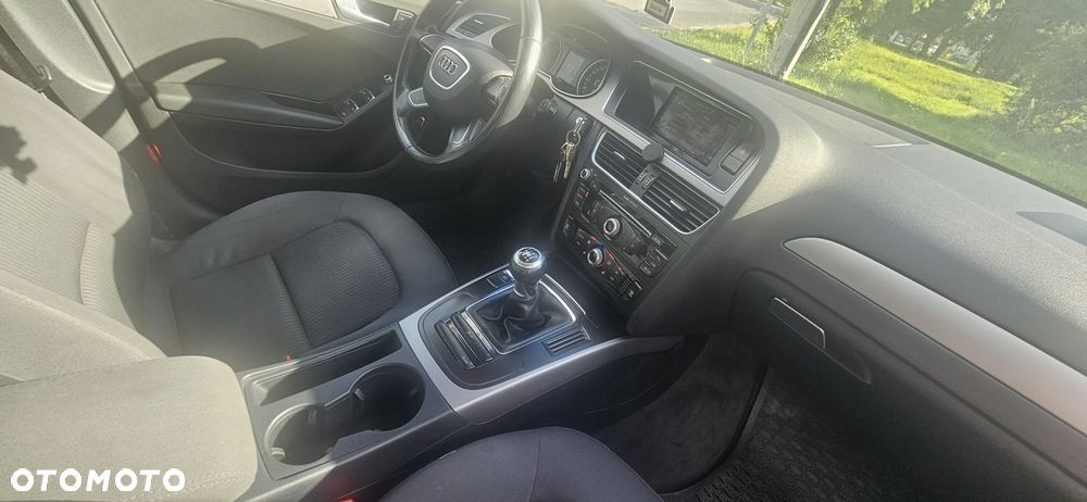 Audi A4 Limousine - 16