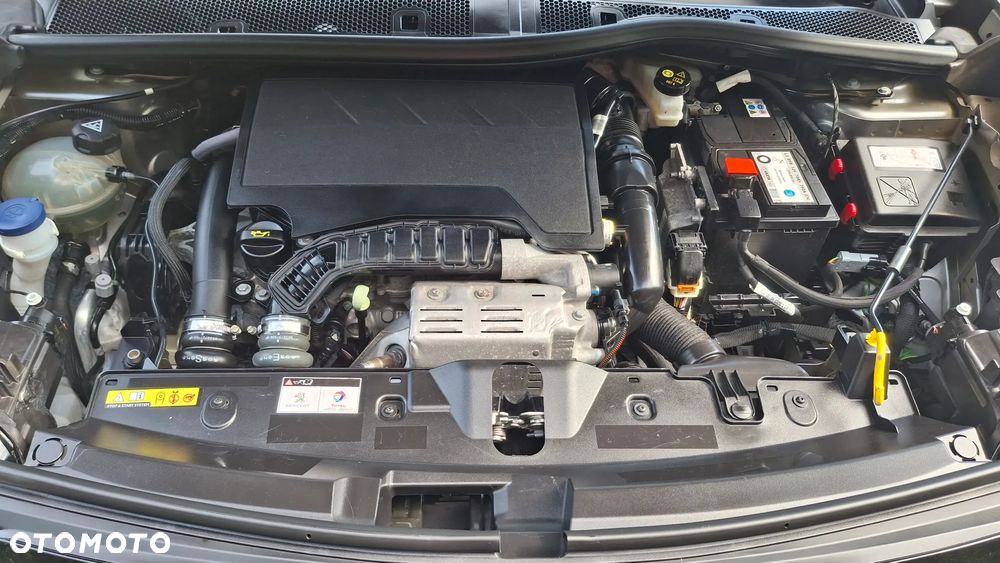 Peugeot 2008 PureTech 130 EAT8 Allure - 24