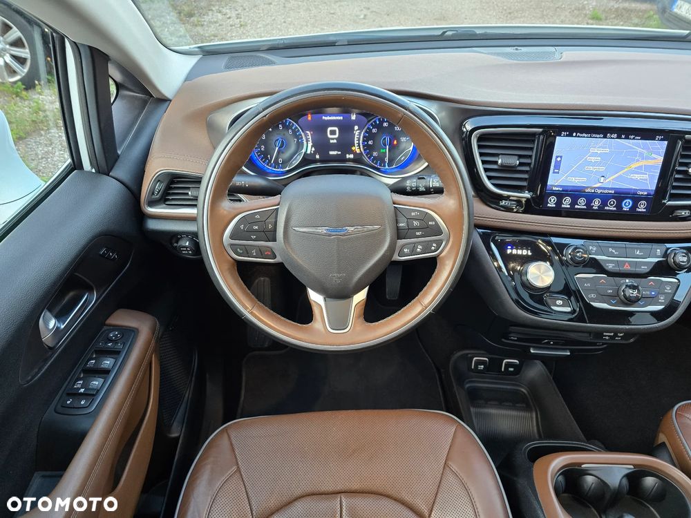 Chrysler Pacifica - 23