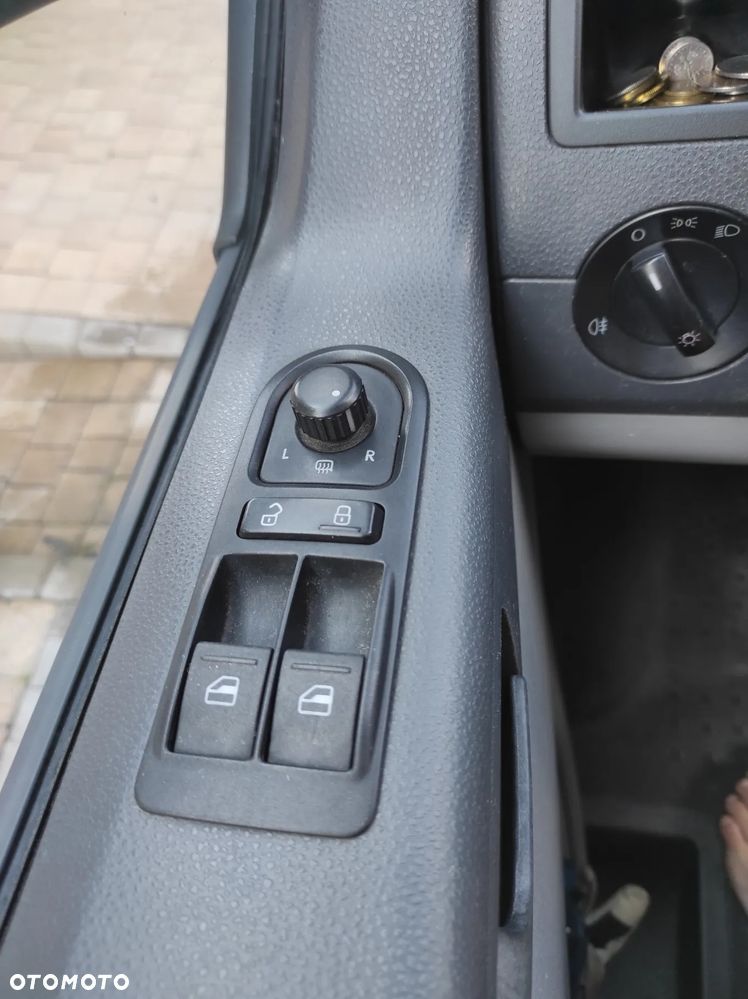 Volkswagen Transporter T5 TDI L1H1 Mixt - 17