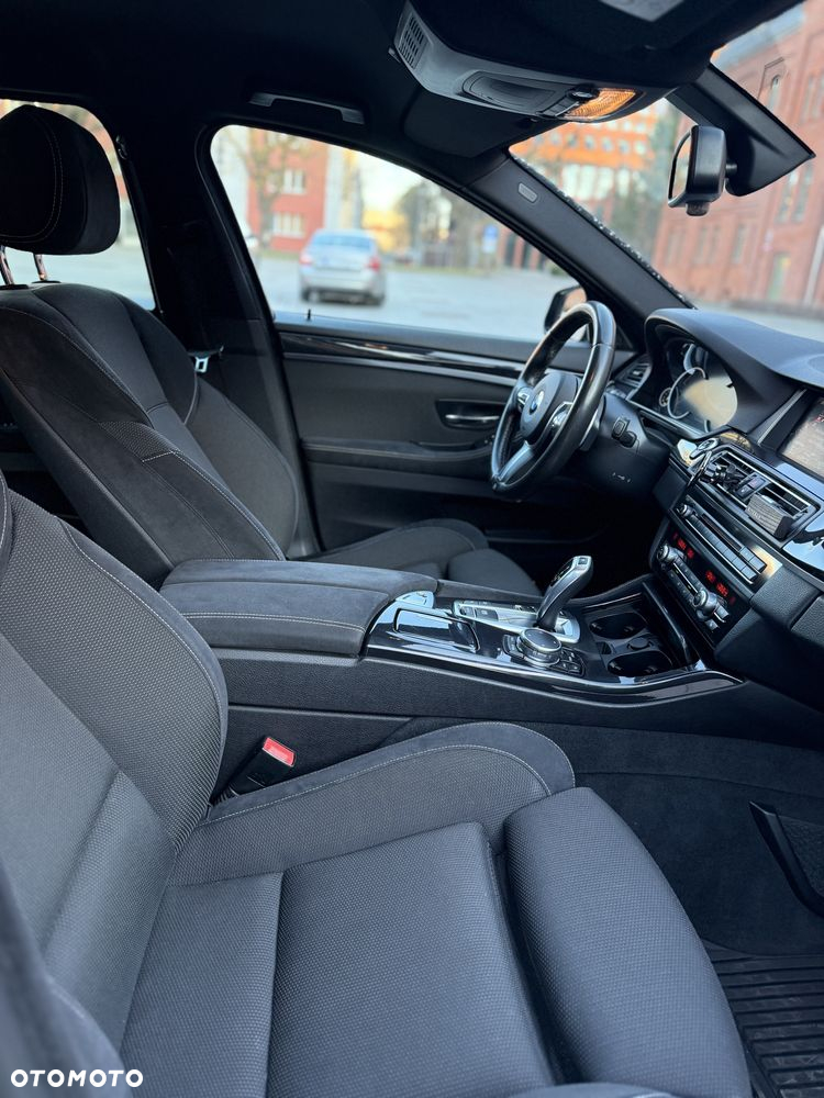 BMW Seria 5 520d xDrive - 15