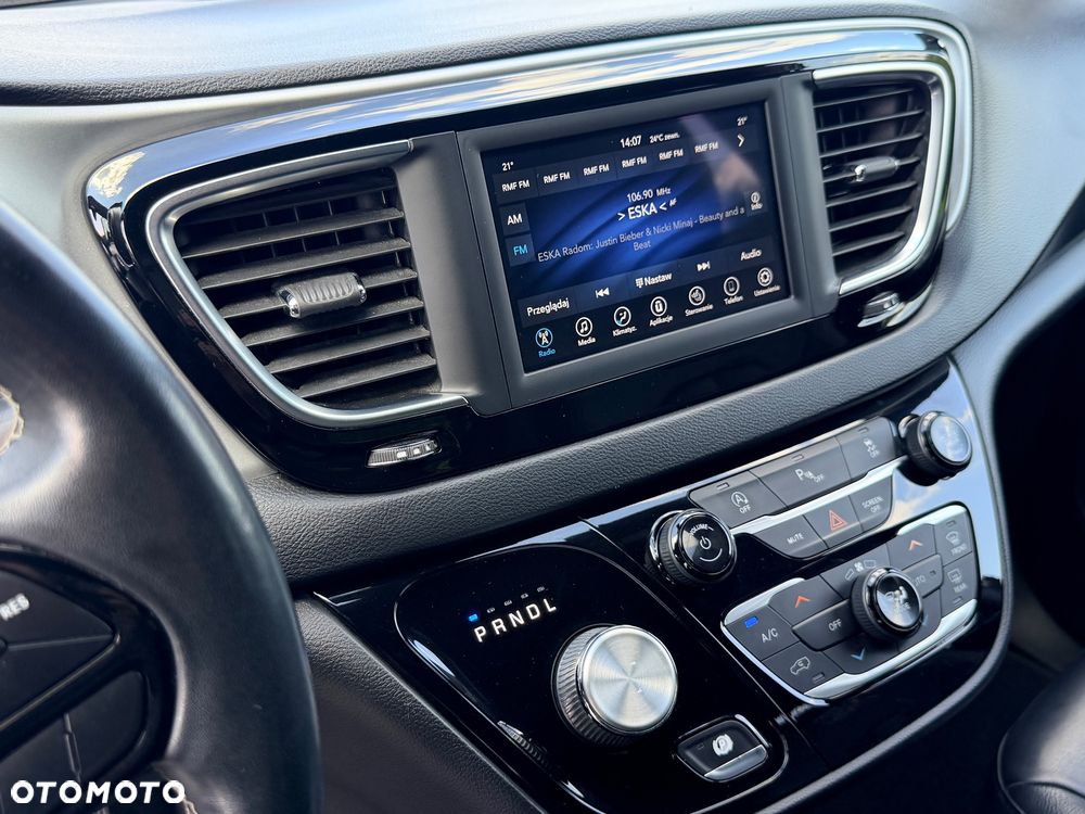 Chrysler Pacifica - 15