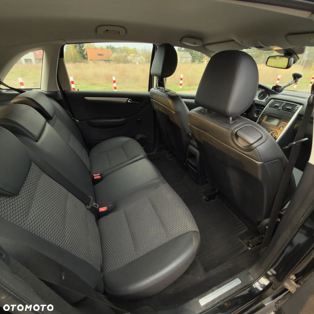 Mercedes-Benz Klasa B 180 Autotronic - 16