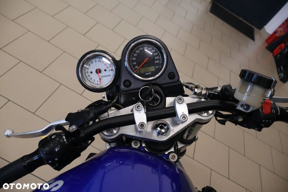 Suzuki SV - 8