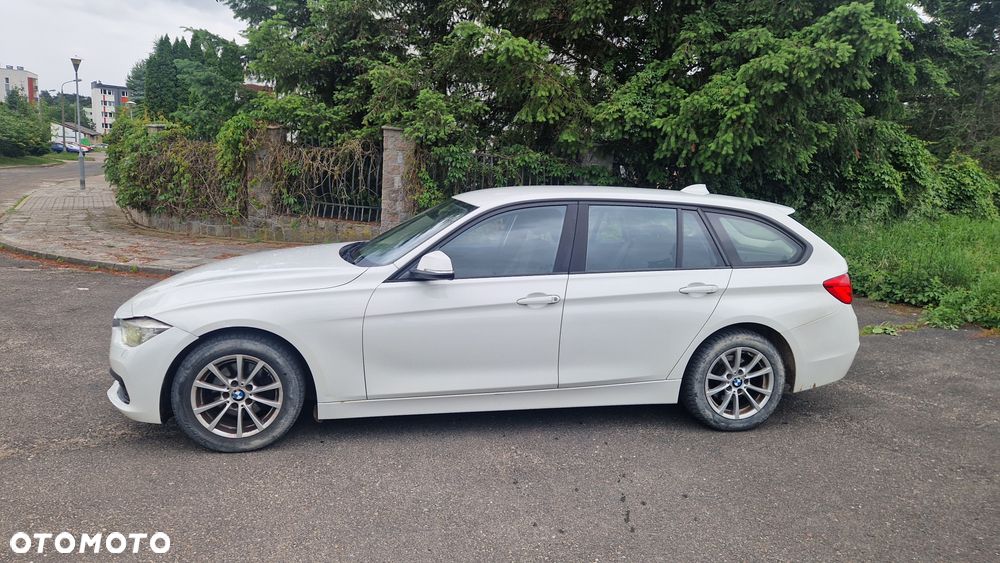 BMW Seria 3 318i - 6
