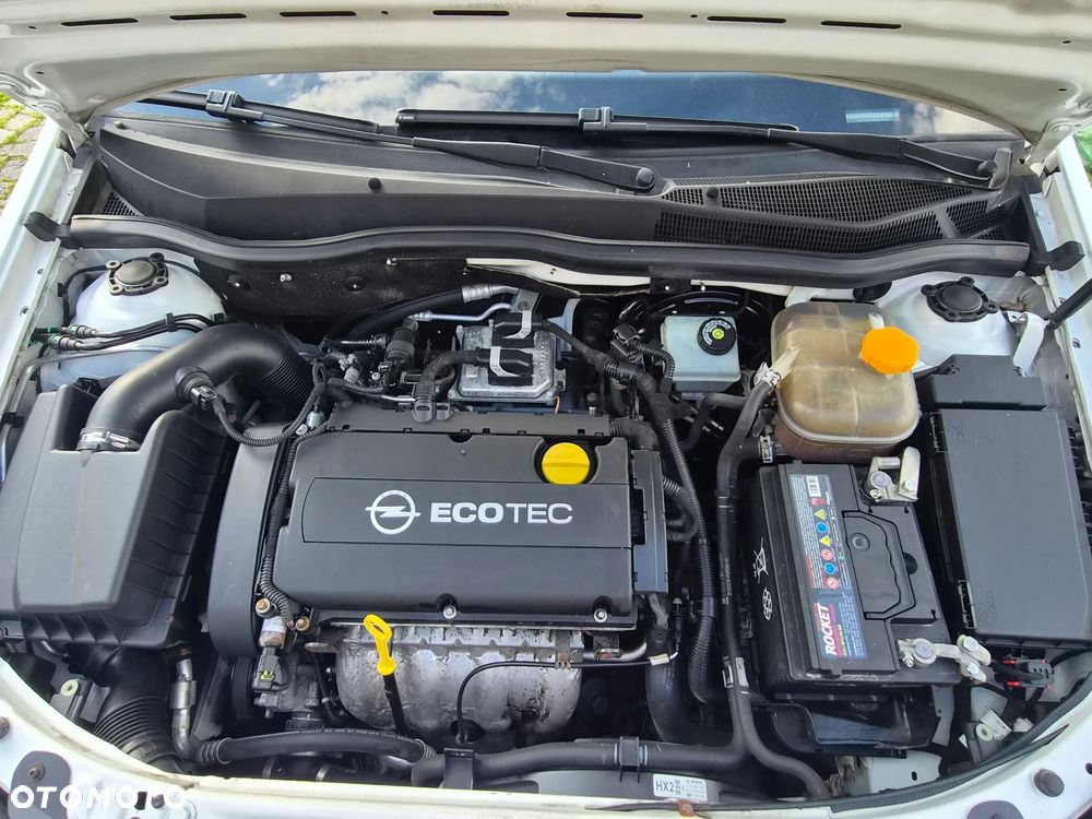 Opel Astra 1.6 Edition 111 Jahre - 13