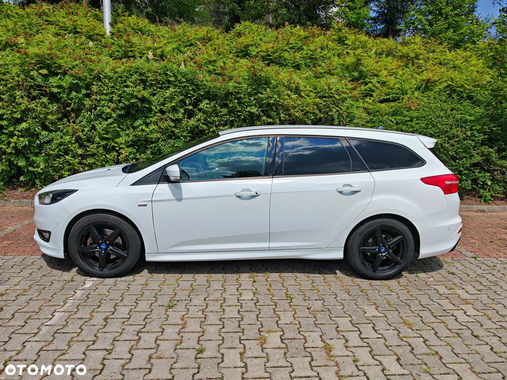 Ford Focus 1.5 EcoBoost ST-Line - 10