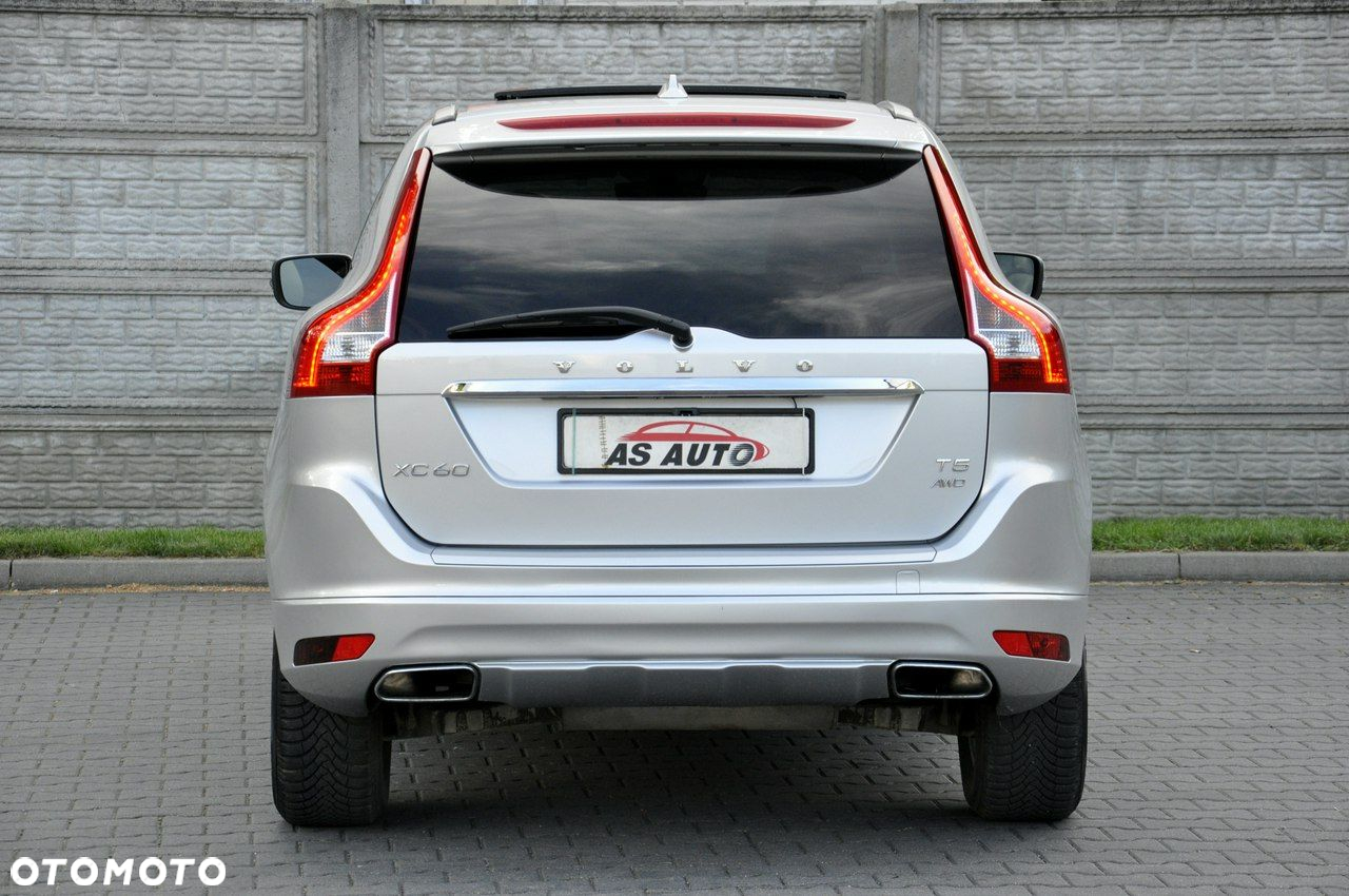 Volvo XC 60 T5 AWD Momentum - 33
