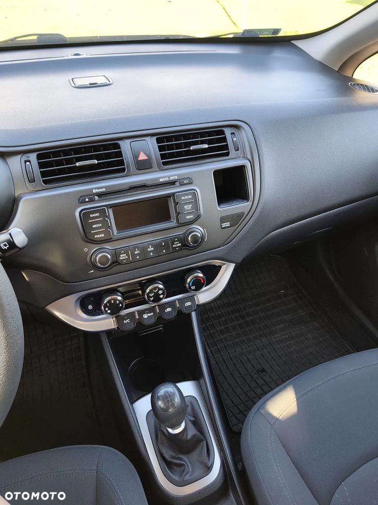 Kia Rio 2012 photo 5