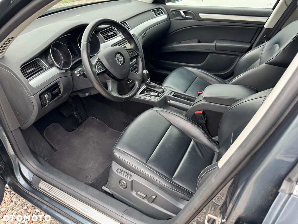 Skoda Superb 2.0 TDI Elegance DSG - 14