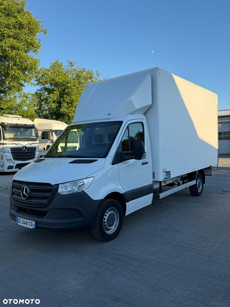 Mercedes-Benz Sprinter - 1