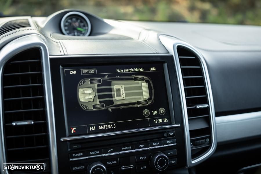 Porsche Cayenne S E-Hybrid - 47